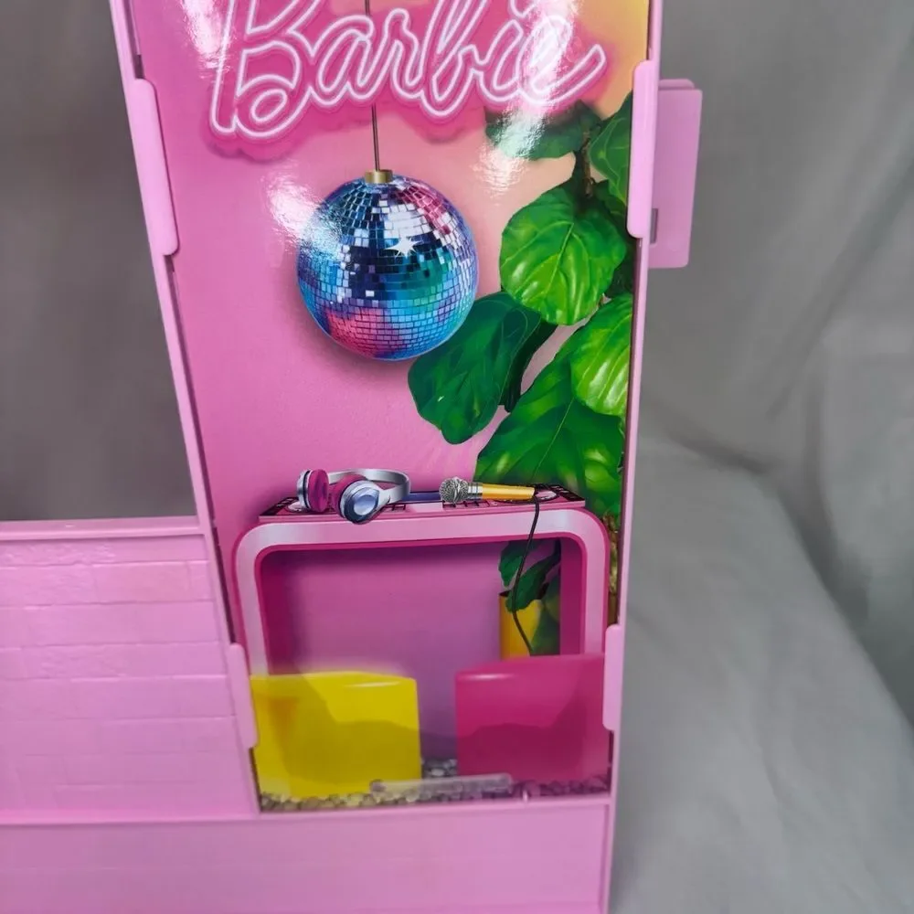Barbie 2023 dreamhouse